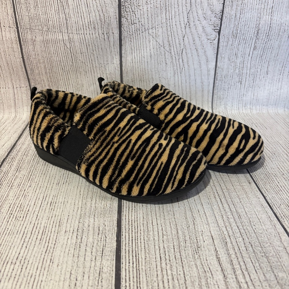 Vionic‎ Indulge Kalia Animal Print Slip-on Orthopedic Slipper Women's Size 6